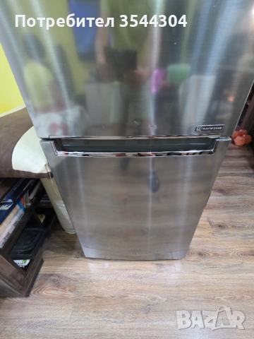 Хладилник с долна камера