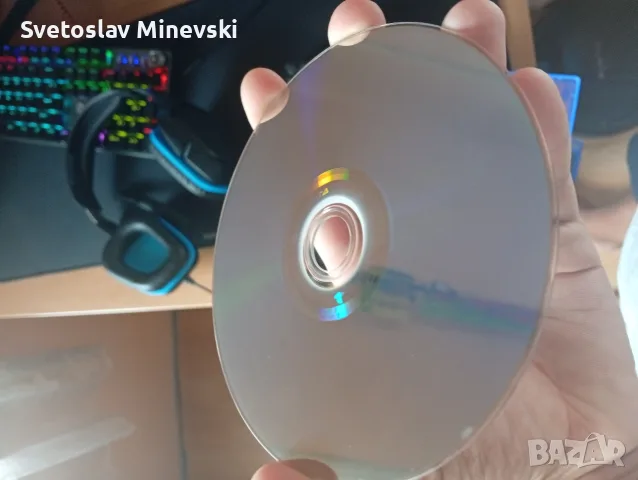 продавам PlayStation 4 pro с два джойстика захранващ кабел и няколко игри продажбата е поради ъпдейт, снимка 18 - PlayStation конзоли - 55949600