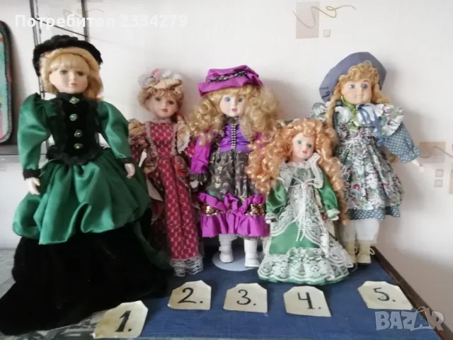 Стари порцеланови кукли, маркови с ренесансови рокли. , снимка 2 - Колекции - 49126124
