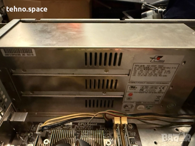 Сървър Asus - много подходящ за Дата База, снимка 2 - Работни компютри - 52188103