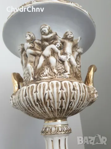 Capodimonte 39см-3кг/Каподимонте голяма стара фигурална италианска порцеланова ваза-урна с херувими, снимка 4 - Вази - 55970889