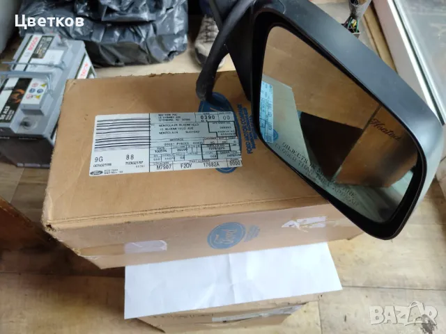 Продава ново оригинално дясно огледало за Форд Мустанг, снимка 2 - Части - 22433926