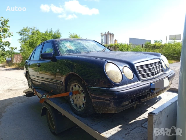 Мерцедес Е220 95к.с на части , снимка 3 - Автомобили и джипове - 50836800