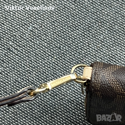 Оригинално Michael Kors Signature Logo Zip Around Портмоне, снимка 4 - Портфейли, портмонета - 52888309