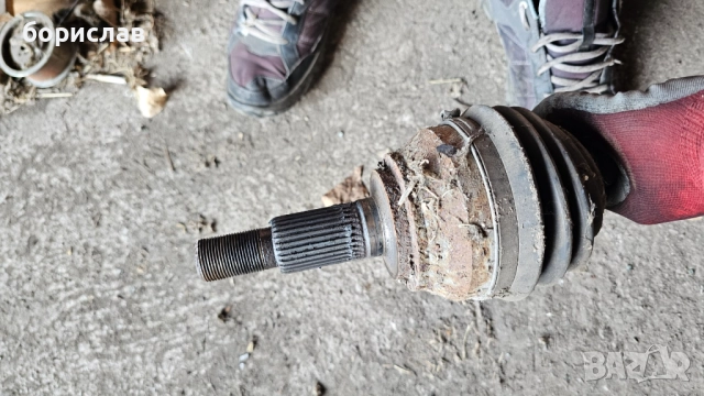 Предна дясна полуоска за audi q7 , снимка 2 - Части - 51528397