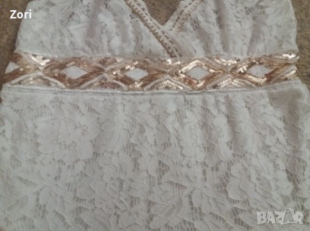 УНИКАЛНО КРАСИВА бяла дантелена рокля със златисти пайети , снимка 4 - Рокли - 41891233
