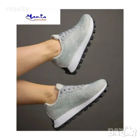 Дамски спортни обувки с камъни
