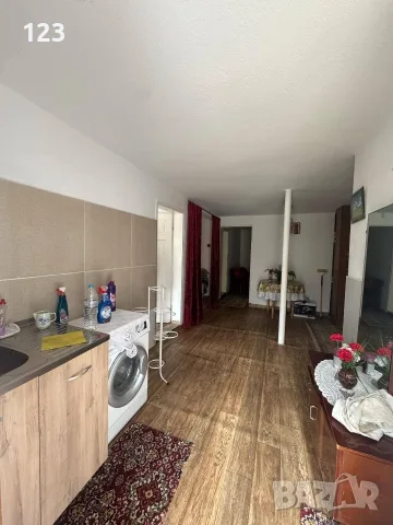 Продавам Къща на два етажа двор , снимка 13 - Къщи - 56049710