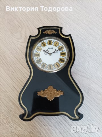 Седмичен настолен СССР часовник Агат, снимка 1 - Антикварни и старинни предмети - 41066698