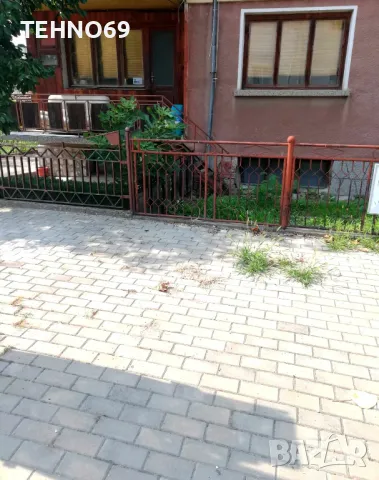 Продава два самостоятелни етажа от триетажна къща с отделен двор гр. Луковит, област Ловеч, снимка 2 - Етаж от къща - 40822437