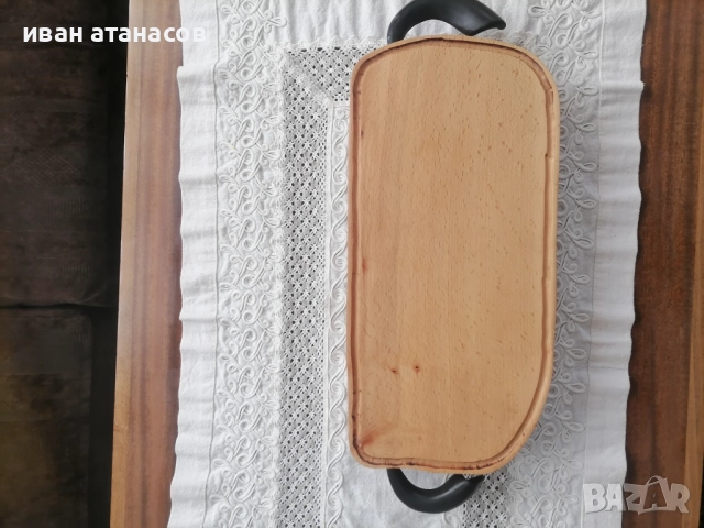 Дъска за рязане и сервиране. 