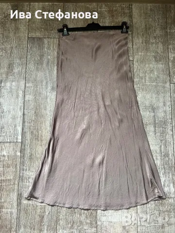 Нова дълга бежова nude цвят елегантна сатенена сатен пола за всякакъв повод тип трапец  русалка, снимка 4 - Поли - 48863422