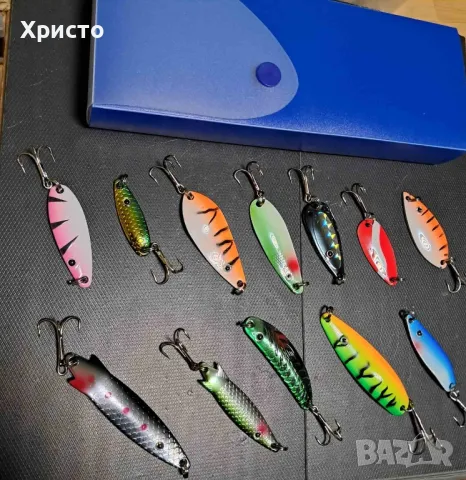 Нови 12бр клатушки блесни в кутия,спининг риболов 