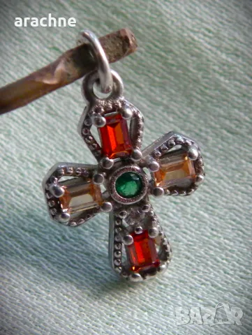 Сребърен кръст с 3 вида берили-изумруд, хелиотроп и морганит, снимка 2 - Колиета, медальони, синджири - 48905455