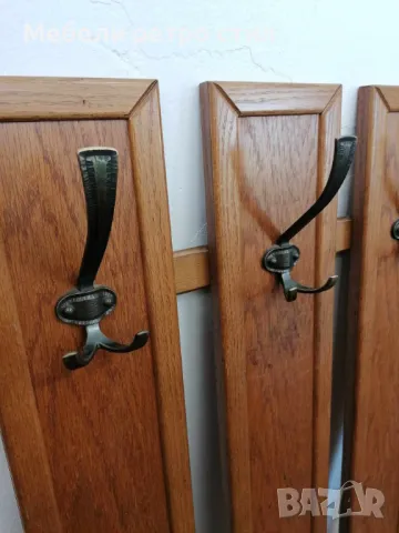 Стенна закачалка от масивно дърво и месингови закачалки. Размери: 124/78 см. Цена 120 лв., снимка 4 - Закачалки - 49099579