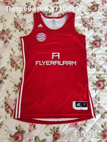 Продавам потник ADIDAS на БАЙЕРН МЮНХЕН 