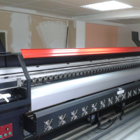 Широкоформатен принтер 320 см, снимка 1 - Принтери, копири, скенери - 36350826