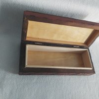 Стара дървена кутия с меден обков и дърворезба, снимка 12 - Антикварни и старинни предмети - 42178762