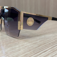 Мъжки слънчеви очила с черни стъкла и златни елементи, снимка 3 - Слънчеви и диоптрични очила - 44529770