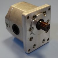 Хидромотор ORSTA 32/16 TGL 10860 hydraulic motor, снимка 1 - Резервни части за машини - 41490994