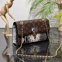 Дамска чанта Louis Vuitton, снимка 11 - Чанти - 40195332