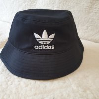Оригинална шапка идиотка Adidas, снимка 1 - Шапки - 34239580