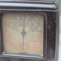 Бакелитово радио , снимка 2 - Радиокасетофони, транзистори - 36145185