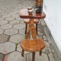 продавам  дървена маса и две столчета, снимка 5 - Други стоки за дома - 44780926