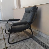 Тапициран стол с ръкохватки, черна екокожа, здрава метална конструкция., снимка 4 - Столове - 42139816