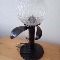 Стара лампа от ковано желязо, снимка 1 - Настолни лампи - 44615015