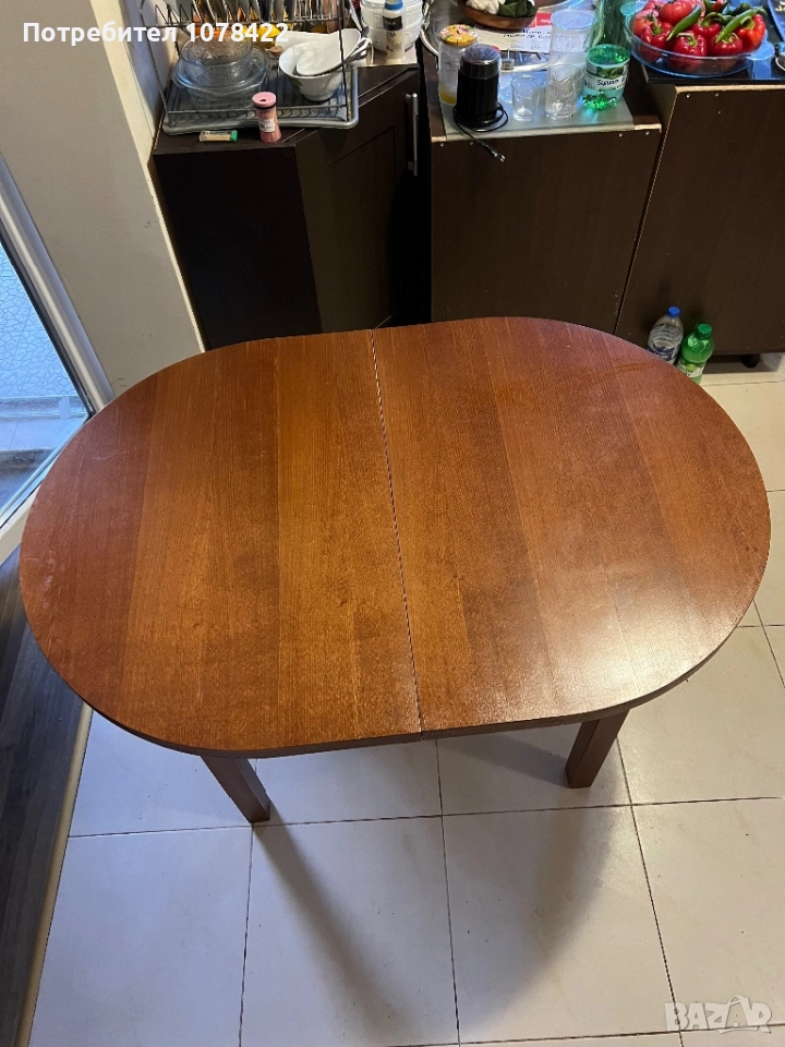 Продавам дървена овална маса за хранене, която се разтега., снимка 1