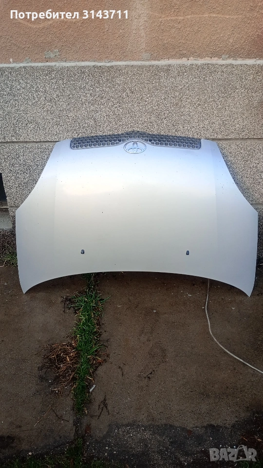 Преден капак за Тойота ярис 2003 г., снимка 1