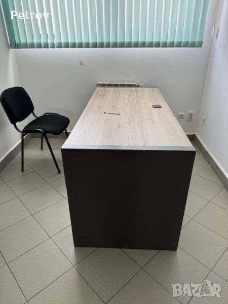 Бюро с шкафче и стол, снимка 1