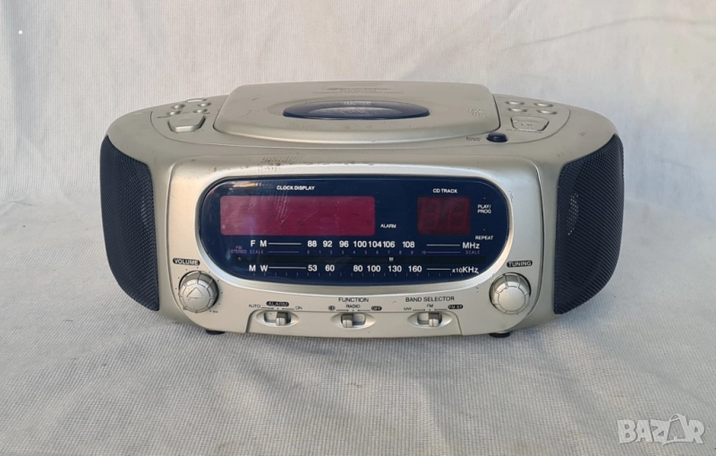 Радио FM компак диск чесовник в топ състояние , снимка 1