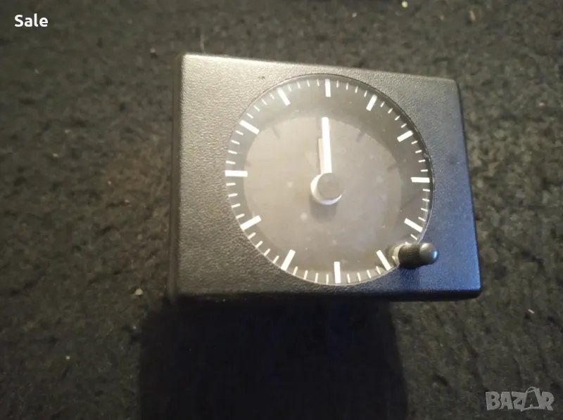 Ретро часовник за Рено 19 RENAULT 19 Mk II, снимка 1