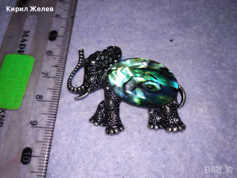 СИМПАТИЧЕН ФИГУРАЛЕН СРЕБРИСТ МЕСИНГОВ МЕДАЛЬОН СЛОНЧЕ с КРИСТАЛЧЕТА и СЕДЕФЕН ТИП УКРАСА 38650, снимка 1