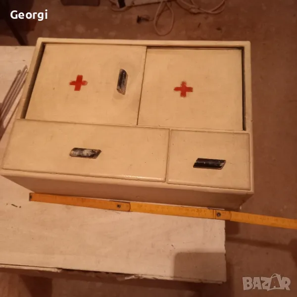 стара ретро аптечка от соца, снимка 1