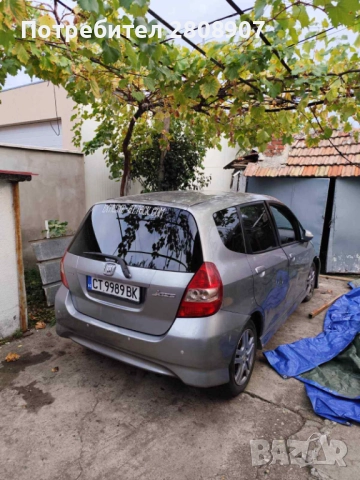 Продава Хонда Джаз (удар), снимка 9 - Автомобили и джипове - 52428081