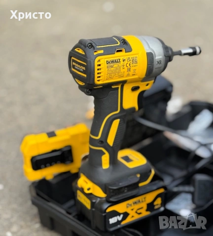 Професионален ударен винтоверт DeWALT DCF887 18V XR Brushless,205Nm + 4Ah батерия + зарядно + куфар , снимка 3 - Винтоверти - 53642076