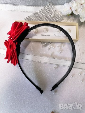 Диадема ''Две червени рози'', снимка 5 - Аксесоари за коса - 44458012