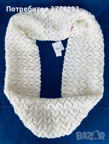Оригинални шалове, 2 броя, ръчно изработени на една кука и на две игли от мека прежда, снимка 5 - Шалове - 52011288