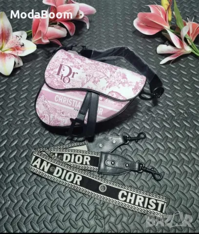 Christian Dior дамски чанти Различни цветове , снимка 1 - Чанти - 48738382