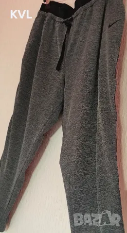 Nike, бермуди за спорт, М, снимка 2 - Къси панталони и бермуди - 50176285