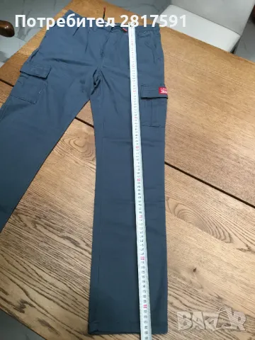 Нови оригинални детски карго панталони Levi’s, размер 14, снимка 2 - Детски панталони и дънки - 49936255