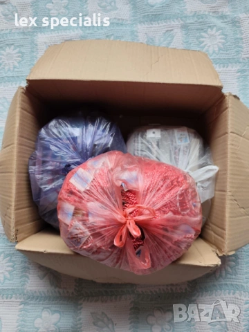 Мартеници на едро