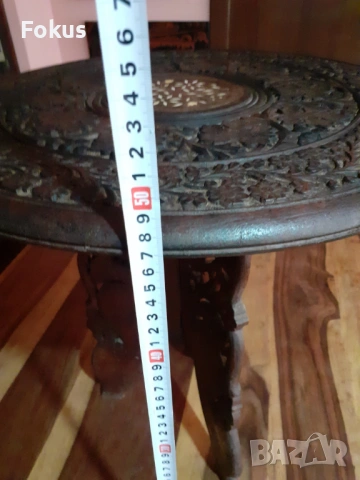 Стара масичка дърворезба с инкрустации от седеф, снимка 4 - Антикварни и старинни предмети - 53355862