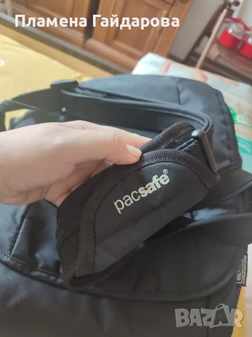 чанта Pacsafe за през рамо, снимка 2 - Чанти - 55885950