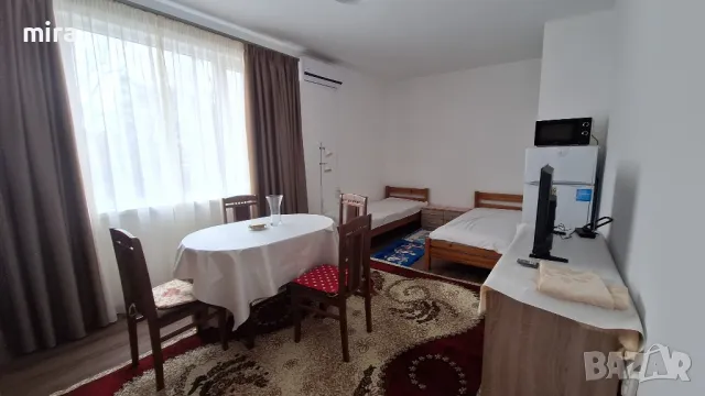 Обзаведена стая Център до метростанция Театрална за момиче, студентка, снимка 1