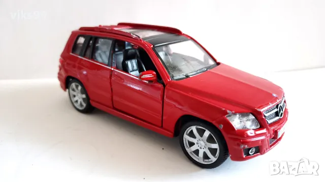 Bburago Mercedes-Benz GLK-Class 350 Мащаб 1:32, снимка 6 - Колекции - 47851634