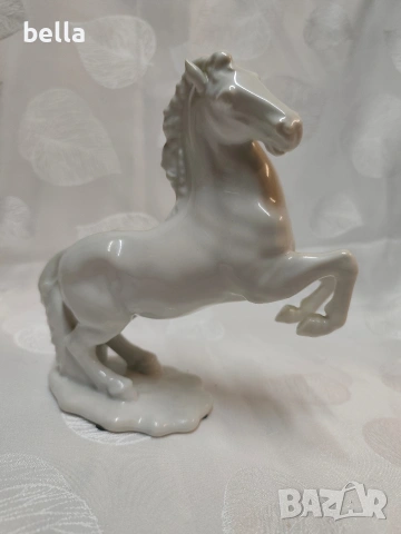 Порцеланова фигура на кон, снимка 6 - Антикварни и старинни предмети - 53512852
